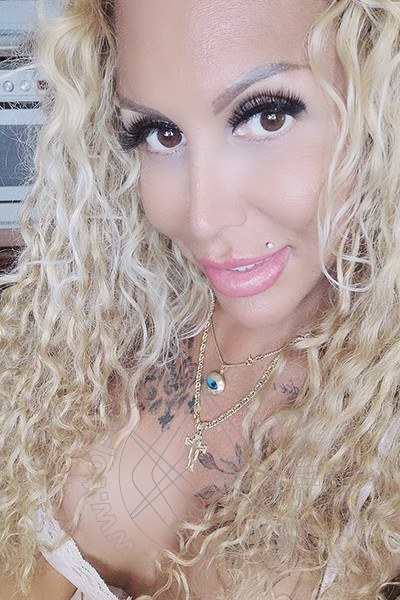 Foto selfie 6 di Barby Piel Morena Latina transexescort Hannover