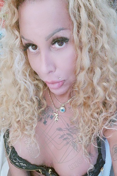 Foto selfie 3 di Barby Piel Morena Latina transexescort Hannover