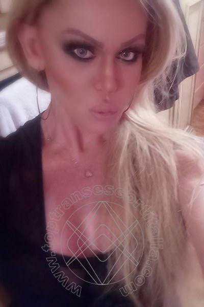 Foto selfie 3 di Evelyn Braga transexescort Milano