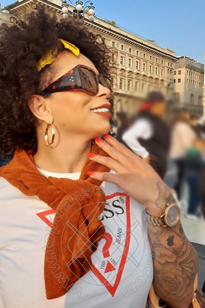 Foto selfie 16 di Thayla Santos Pornostar Brasiliana transexescort Bergamo