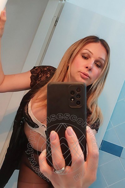 Foto selfie 37 di Karina Motta transexescort Pesaro