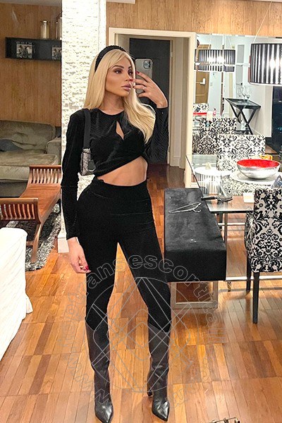 Foto selfie 30 di Rebecca Ferraz Pornostar transexescort Roma