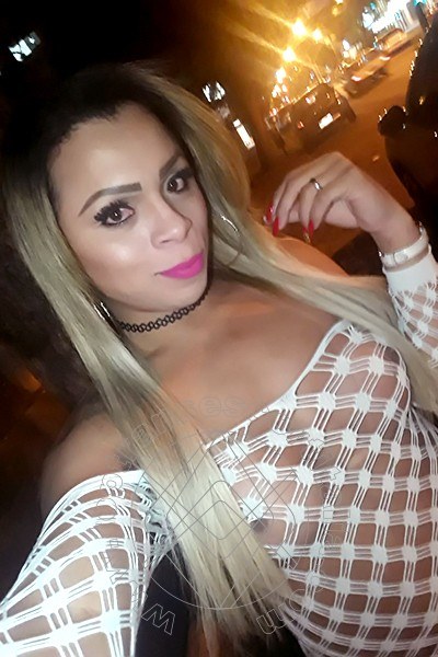 Foto selfie 43 di Thayla Santos Pornostar transexescort Milano