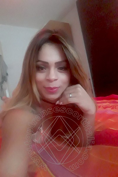 Foto selfie 39 di Thayla Santos Pornostar transexescort Milano