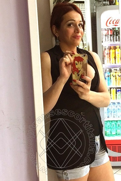 Foto selfie 43 di Carla Attrice Italiana transexescort Napoli