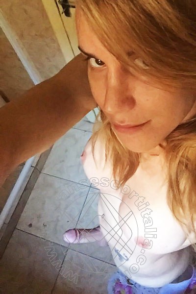 Foto selfie hot 2 di Giselly  Bella transexescort Ponte San Giovanni