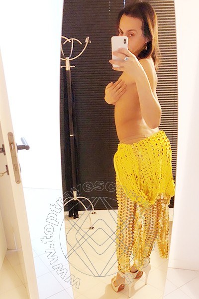 Foto selfie 87 di Samantha Dumont transexescort Riccione