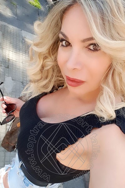 Foto selfie 25 di Giulia Visconti transexescort Napoli