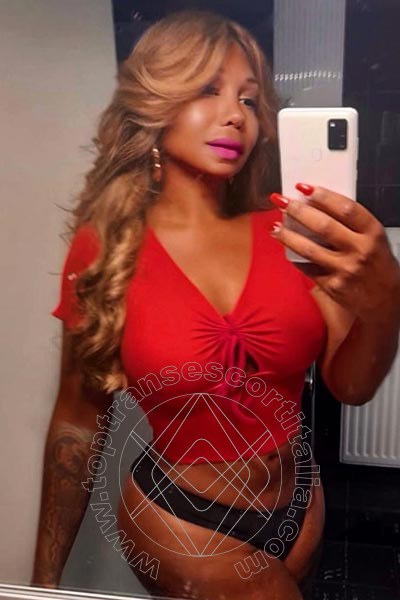 Foto selfie 2 di Aline Belinelo transexescort Mannheim