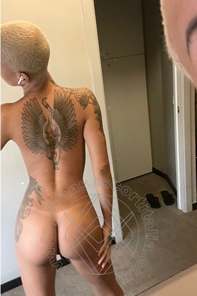 Foto selfie hot 4 di Athêna transexescort Roma