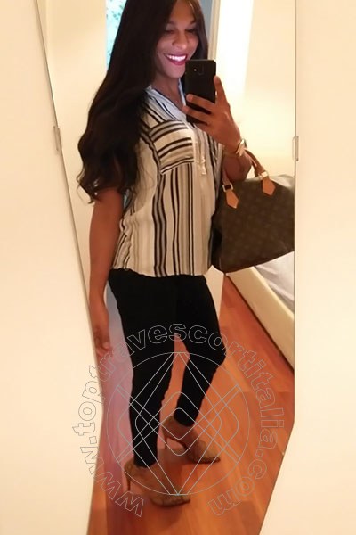 Foto selfie 50 di Thais Melo transexescort Roma