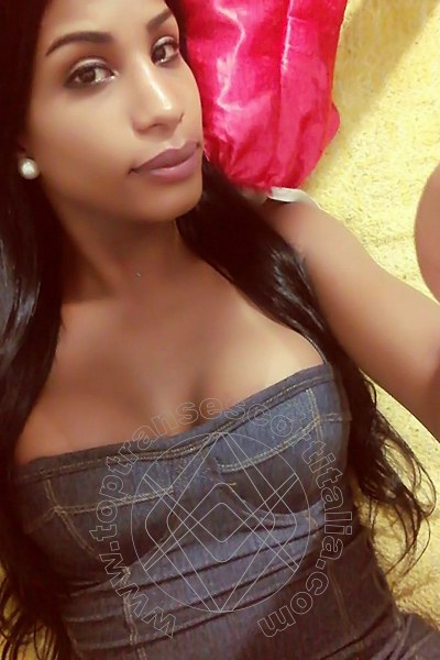 Foto selfie 76 di Mikaella Pimentell Pornostar transexescort Roma