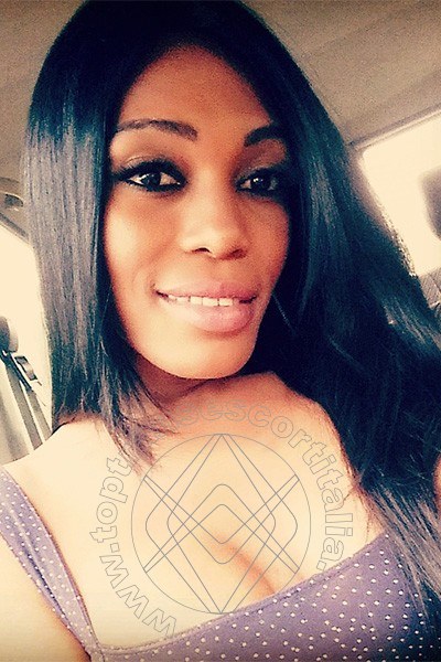 Foto selfie 66 di Naomy Xl transexescort Genova