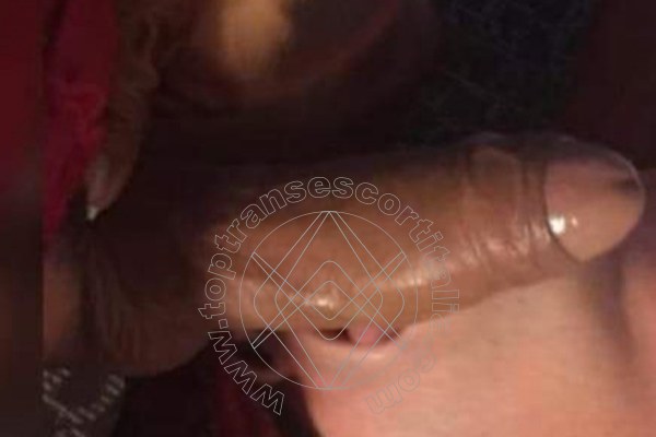 Foto selfie hot 32 di Naomy Xl transexescort Bologna