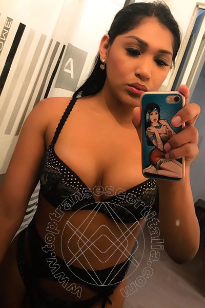 Foto selfie 30 di Pocahontas Vip transexescort Olbia