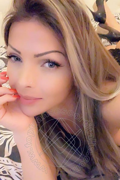 Foto selfie 53 di Carla Novaes Pornostar transexescort Milano