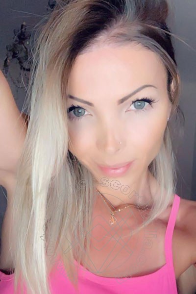 Foto selfie 45 di Carla Novaes Pornostar transexescort Milano