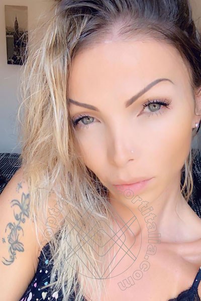 Foto selfie 27 di Carla Novaes Pornostar transexescort Milano