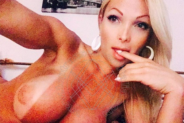 Foto selfie 67 di Carla Novaes Pornostar transexescort Milano