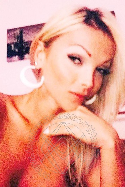 Foto selfie 64 di Carla Novaes Pornostar transexescort Milano