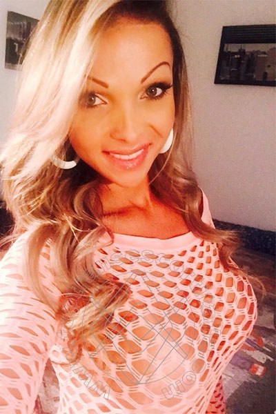 Foto selfie 85 di Carla Novaes Pornostar transexescort Milano