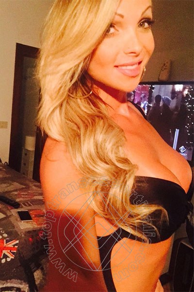 Foto selfie 73 di Carla Novaes Pornostar transexescort Milano