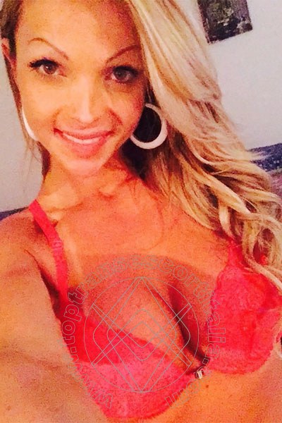 Foto selfie 72 di Carla Novaes Pornostar transexescort Milano