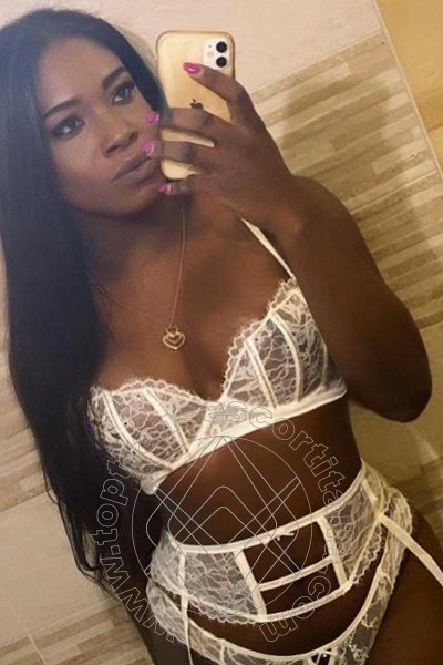 Foto selfie 19 di Paloma TerzaGamba transexescort Caserta