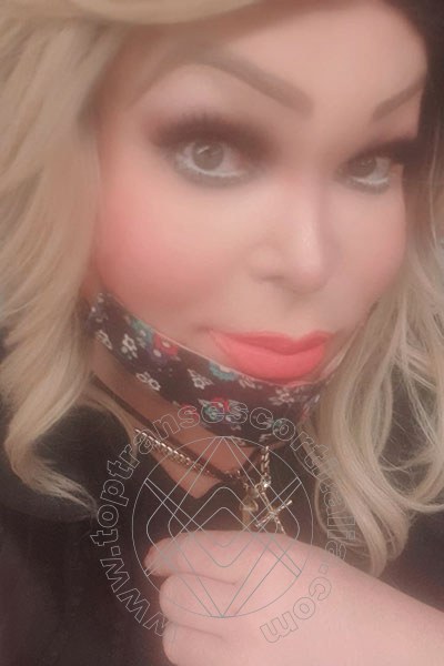 Foto selfie 49 di Roxanne transexescort Crotone