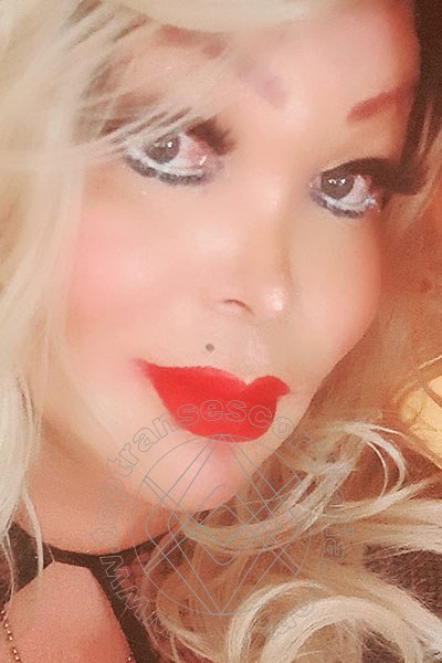 Foto selfie 45 di Roxanne transexescort Crotone