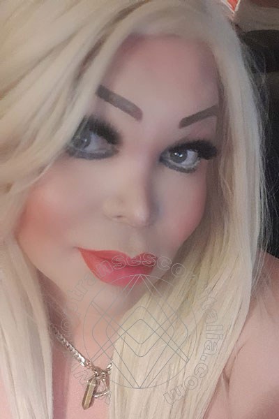 Foto selfie 40 di Roxanne transexescort Crotone