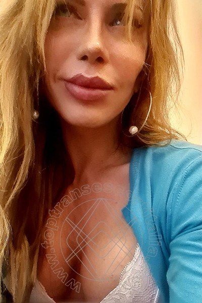 Foto selfie 38 di Pamela L' Italiana Piu' Calda transexescort Firenze