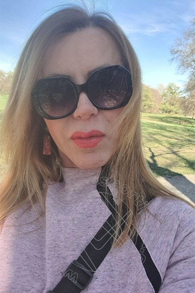 Foto selfie 2 di Selenia Blond transexescort Siena