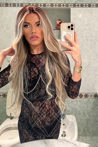 Foto selfie 92 di Rafaella Menicucci Xxl transexescort Napoli