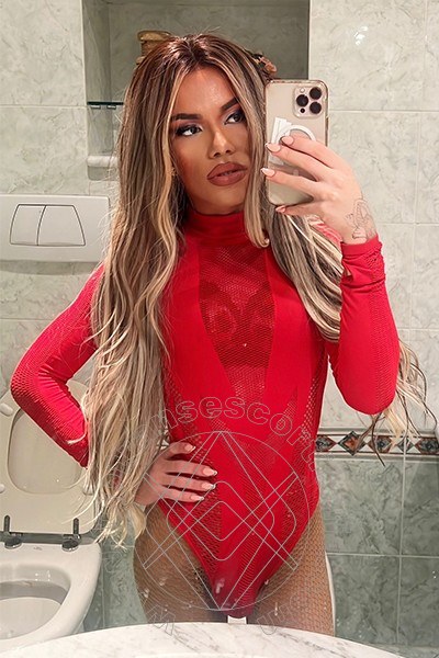 Foto selfie 85 di Rafaella Menicucci Xxl transexescort Napoli