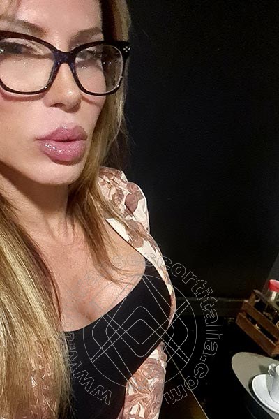 Foto selfie 36 di Pamela L' Italiana Piu' Calda transexescort Firenze