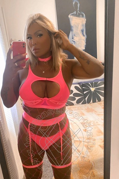Foto selfie 10 di Carolina Hot transexescort Lecce