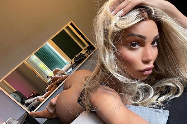 Foto selfie 25 di Rebecca Ferraz Pornostar transexescort Roma