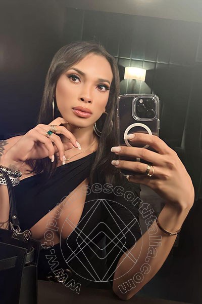 Foto selfie 2 di Arianna Ferrari Pornostar transexescort Napoli