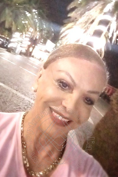 Foto selfie 20 di Claudia transexescort Losanna