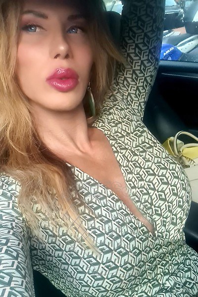 Foto selfie 29 di Pamela L' Italiana Piu' Calda transexescort Firenze
