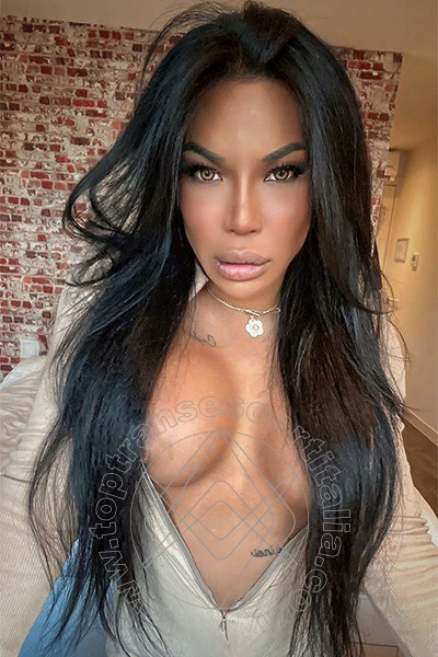 Foto selfie 2 di Mandy Asiatica transexescort Firenze