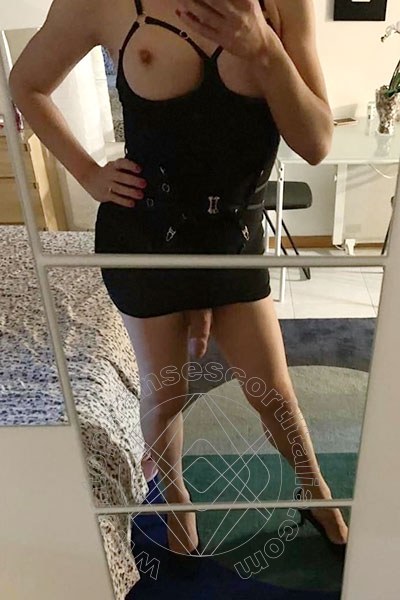 Foto selfie hot 2 di Michelly Ximenez Pornostar transexescort Bologna