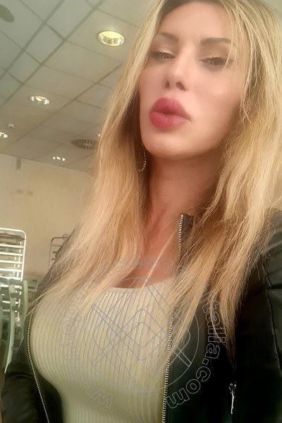 Foto selfie 20 di Pamela L' Italiana Piu' Calda transexescort Firenze