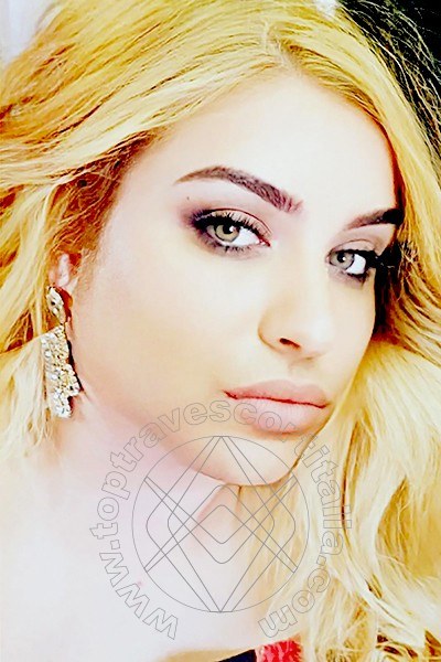 Foto selfie 2 di Amira Ahsen transexescort Bucarest