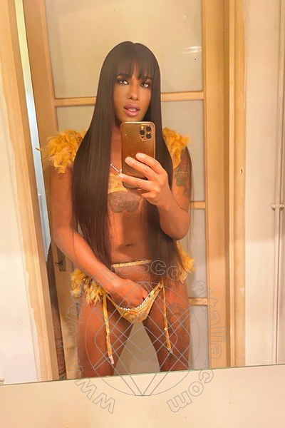 Foto selfie di Laura Cubana transexescort Milano