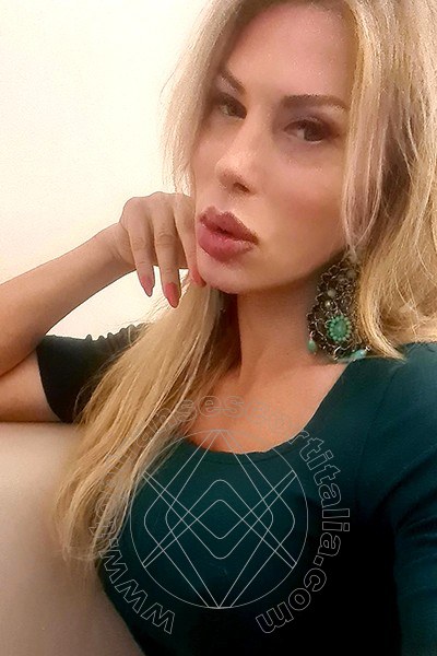 Foto selfie 14 di Pamela L' Italiana Piu' Calda transexescort Firenze