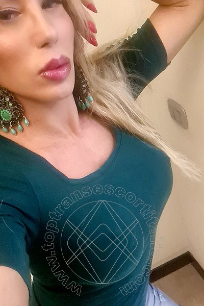 Foto selfie 13 di Pamela L' Italiana Piu' Calda transexescort Firenze