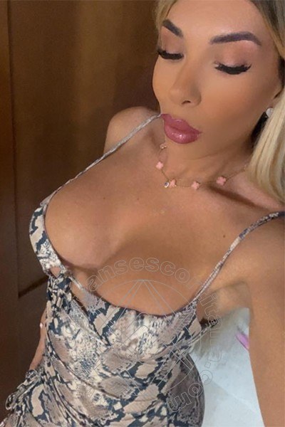 Foto selfie 20 di Biondina Napoletana transexescort Perugia