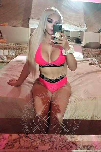 Foto selfie 2 di Ivanna Dubois transexescort Firenze